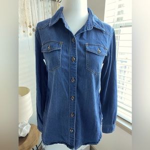 Cabi Women’s Fitted Denim Shirt